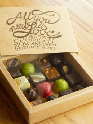 Vensterbox 16 huisgemaakte bonbons all you need is chocolate