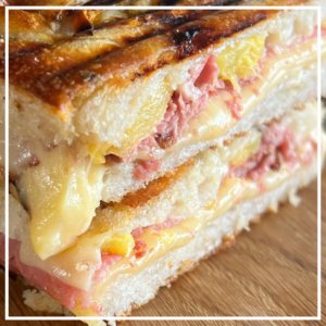 Panini Hawaï (Ham, kaas, ananas)