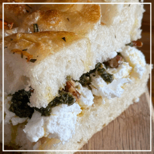 Special: Broodje geitenkaas met pesto en pecan!