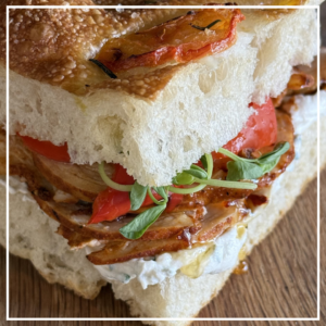 Broodje van de maand: Gegrilde kip + Hot Honey